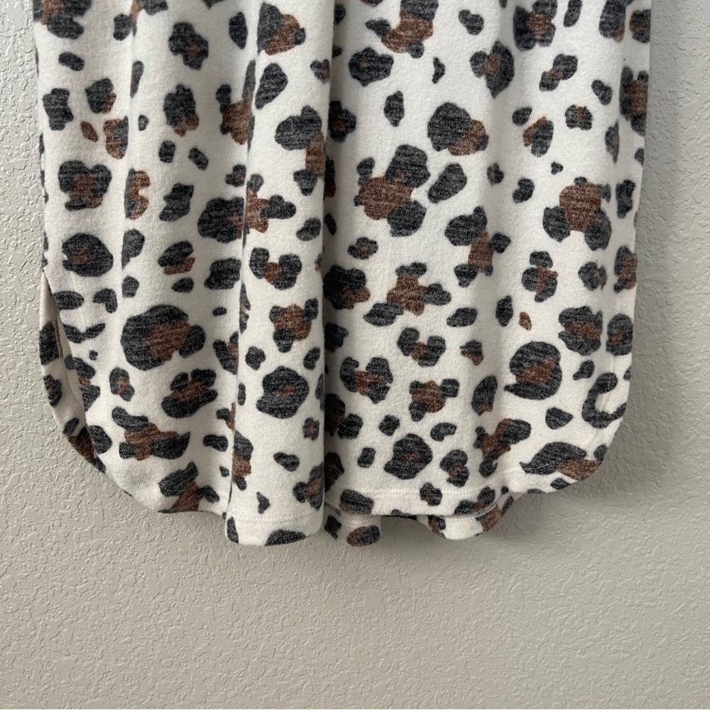 LuLaRoe Leopard Cheetah XS Isla Cross Back Dress Dolman Sleeves Hacci round hem - Picture 9 of 9